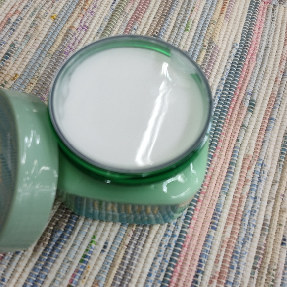 NWT!! ScentXScent Crisp Apple Sandalwood Scented Body Butter - Picture 3 of 5